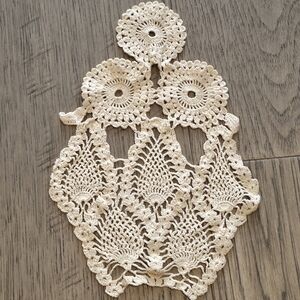 Vintage Hand Crocheted Pineapple Lace Doily - Cream Cotton 10" x 7" Accent Lace